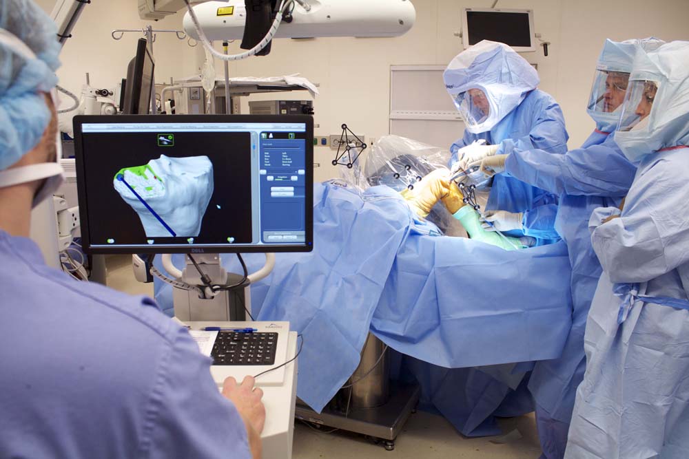 Guthrie orthopedic surgeon Dermot M. Reynolds, MD utilizing Mako Robotic-Arm Assisted Surgery, 2017.