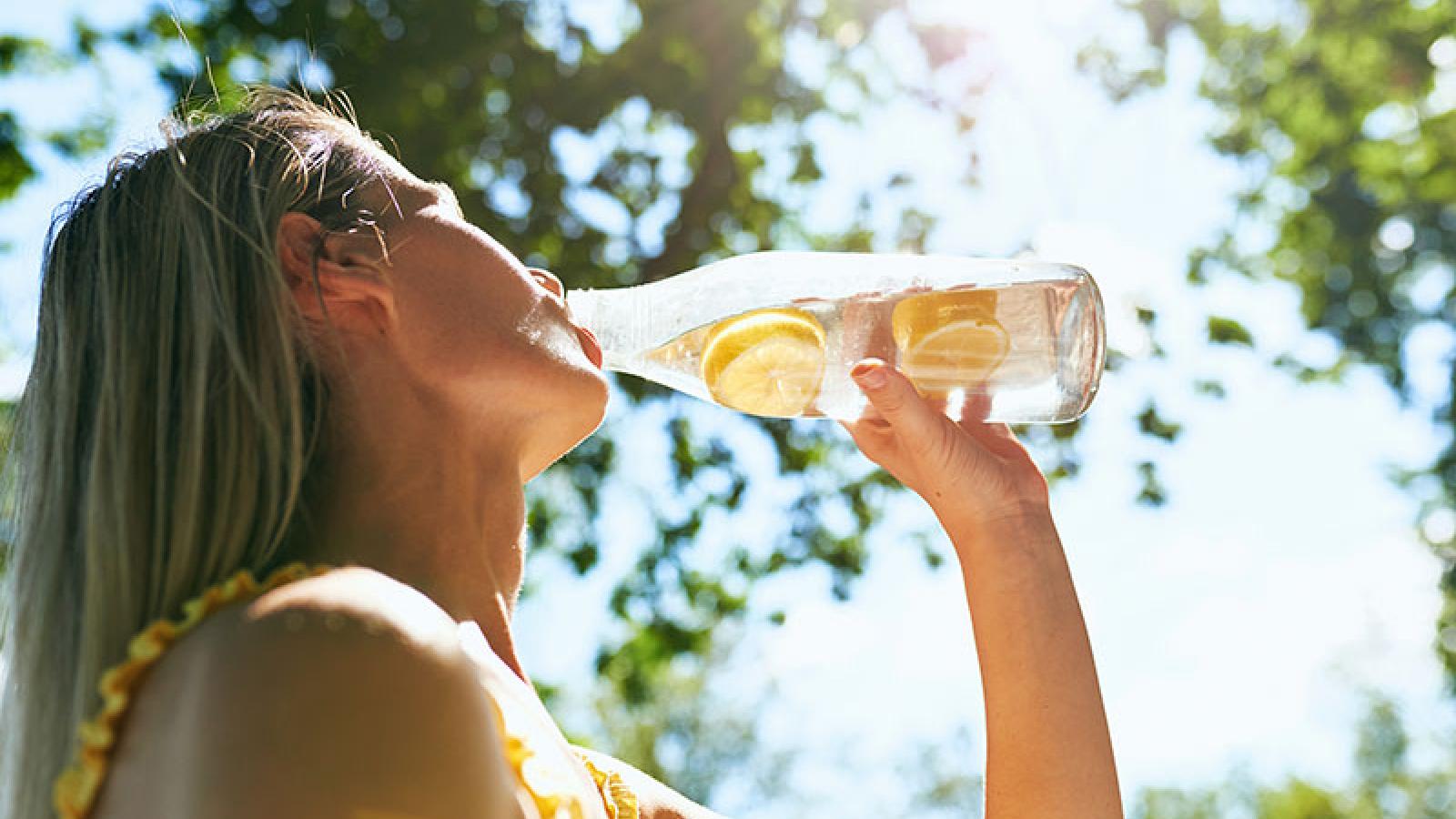 4 Easy Ways to Stay Hydrated This Summer