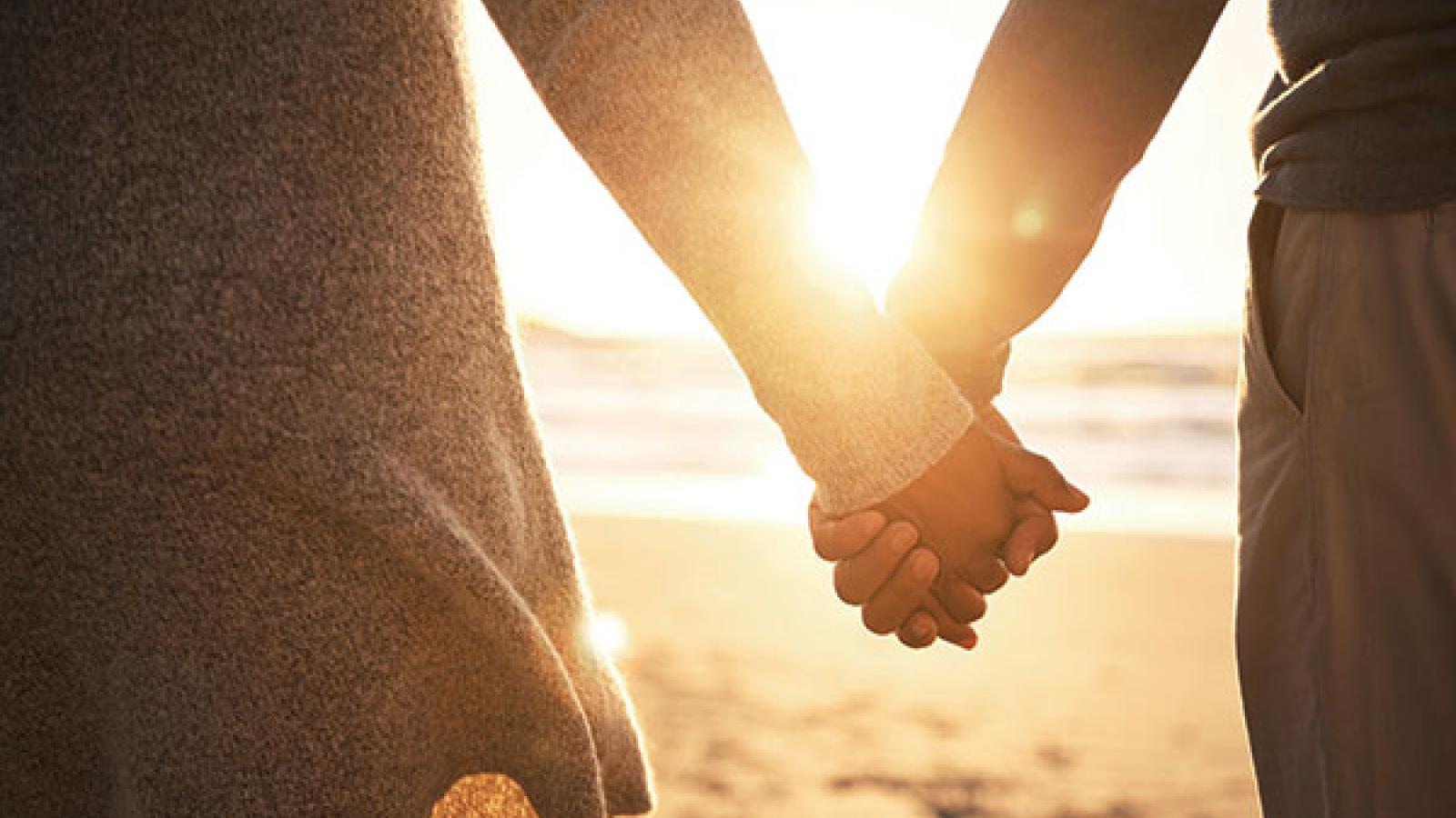 Guthrie is bringing the community together for an evening of hope, support, and empowerment at its annual Shine a Light on Lung Cancer event in recognition of Lung Cancer Awareness Month. The free event takes place Thursday, Nov. 6, from 5–8 p.m. at the Best Western Grand Victorian Inn in Sayre.