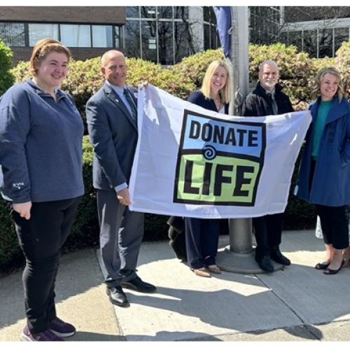 Left to right: William Osterman, Vice President, Nursing, Robert Packer Hospital; Kyra Snook, Spouse of a Donor; Joseph Sawyer, President, Guthrie Robert Packer Hospital; Christie Ryan, Director of Professional Services and Hospital Development, CORE; David Webster, Heart Recipient; Shannon Clark, Living Donor; Vanessa Kabes, RN, Robert Packer Hospital CORE Advisory Council; Dr. Adam Breslin, ICU Medical Director and Organ Donor Support Team Provider at Guthrie.